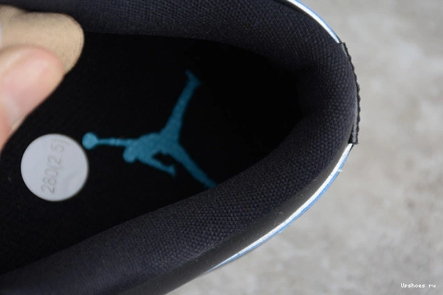 Low Jordan Blue (W) DC0774-041 White  1 Black University 0307